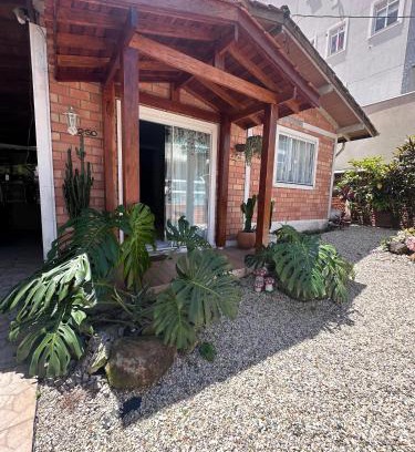 Bombas Chalet De Esquí | Casa tijolo a vista