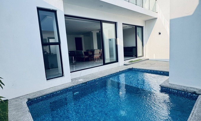 Pérula Casa | Casa Top Horizonte. Charming 3-bedroom beach house with AC & Private Pool.