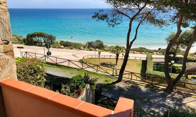 Santa Margherita di Pula Casa | Casa Turchese, Sea View Beachfront