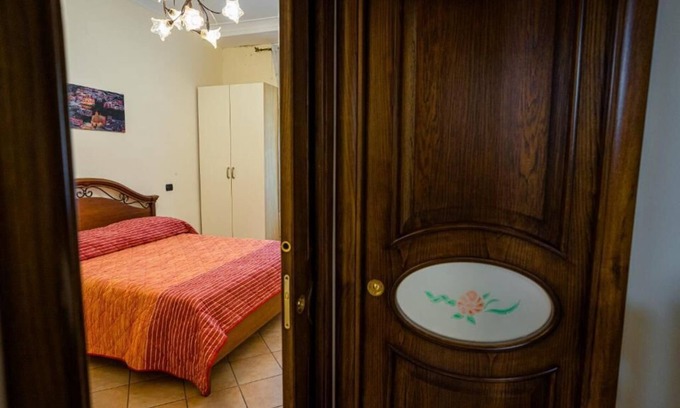 Piazza-Tralia-Pendolo Casa | Casa Vacanze Annamaria