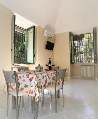 Meta Apartamento | Casa vacanza "Nonna Matilde" a Meta di Sorrento, 600mt dal mare, casa per 4