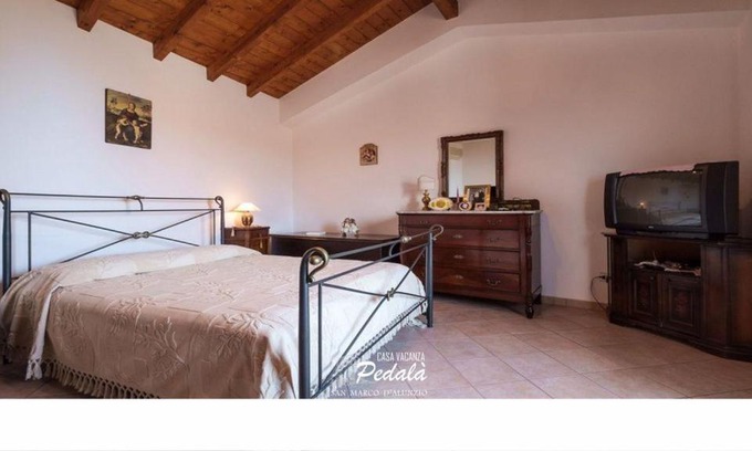 San Marco d'Alunzio Casa | Casa Vacanza Pedalà