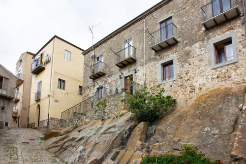 Geraci Siculo Casa | Casa vacanze Ai Valàti CIR 19082-037C20-6280 CIN IT0820-37C284E-SHYWG