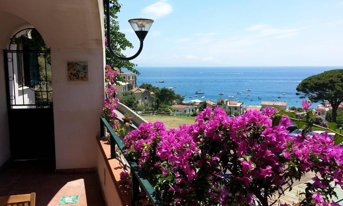 Erchie Casa | Casa Vacanze Bouganvillea