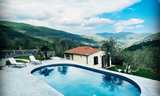 Borgomaro Casa | Casa vacanze gli ulivi