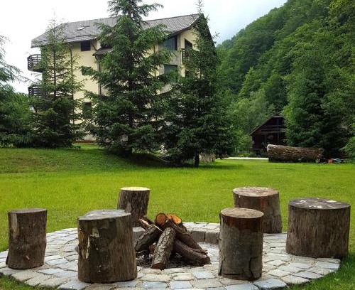 Cornereva Casa | Casa Valea Cernei