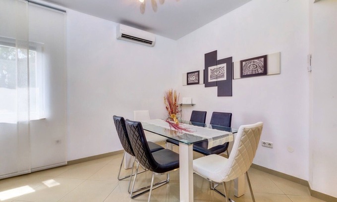 Artatore Casa | Holiday House Casa Verde, BBQ and Private Garden