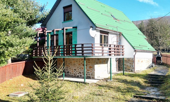Valiug Casa | Casa Verde