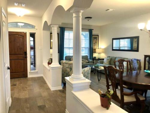 Killeen Casa | Casa Verona- spacious 5 br/3.5 ba in H Heights