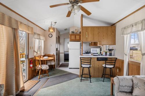 Russell Casa | Casa Villa Park 91