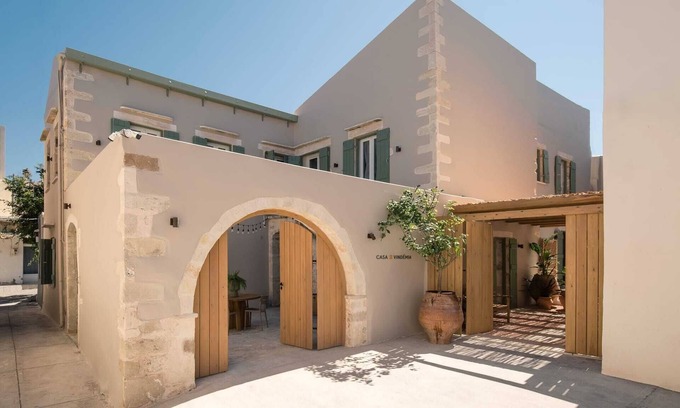 Adele Casa | Casa Vindemia, House