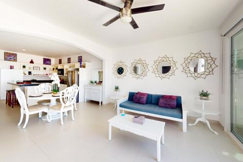 La Paloma Casa | Casa Violeta 42 - Playa Arcangel