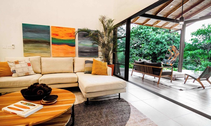 Playa Guiones Casa | Casa Zeni Summary: Di