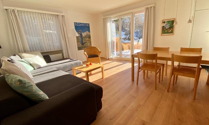 Savognin Apartamento | Casa Zundregn - ein Bijou mit privater Terrasse und E-Mobility