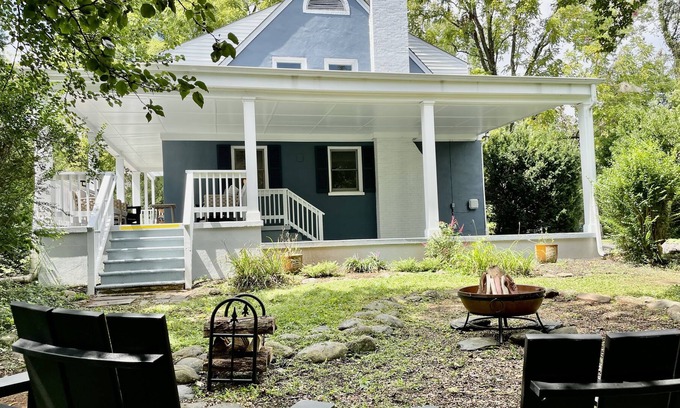 Thornhill Casa | CasaAzul Restored Retreat- 7min walk to historic Main Street downtown Orange, VA