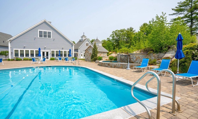 Arundel Casa | CasaBianca-Pool/FitnessCenter/Hiking/GameRoom