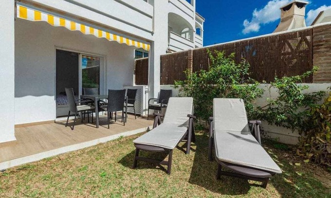 Torreblanca Apartamento | Casablanca 4. Apartamento con jardín privado