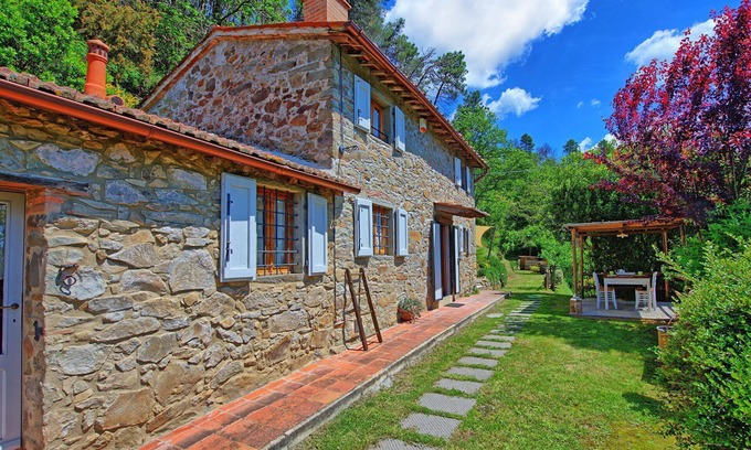 Macchino Villa | Villa en Cozzile con 2 habitaciones, capacidad 4