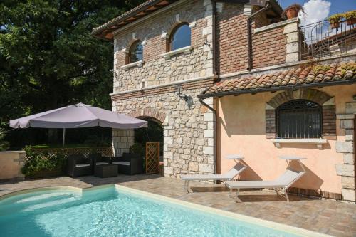 Norma Casa | Casale Esmeralda