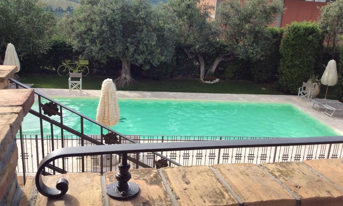 Pianella Casa | Antigua casa de campo "Casale Giacinta" entre mar y montaña con piscina