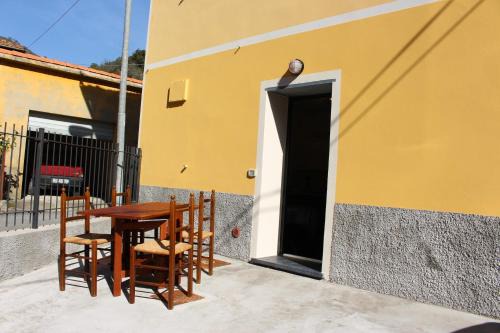 Casarza Ligure Apartamento | CASAMIA con giardino