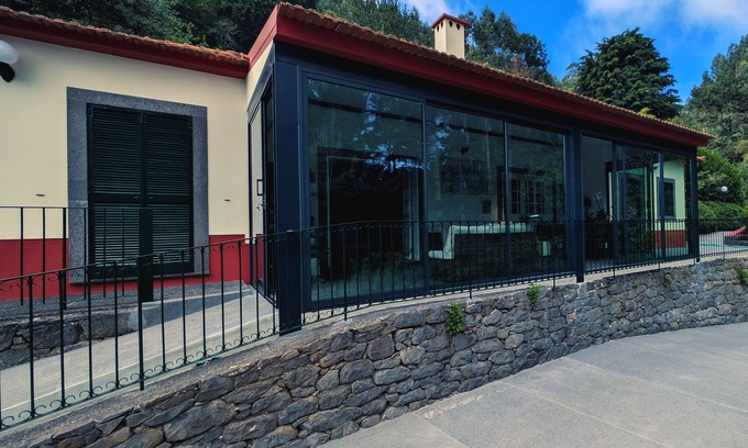 Camacha Casa | Casas de Pedra: disfrute de un ambiente rural con todas las instalaciones de un hotel.