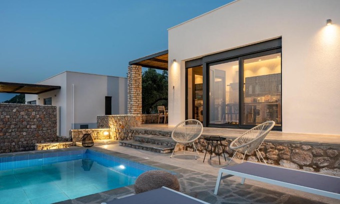 West Mani Villa | Casatino Villas