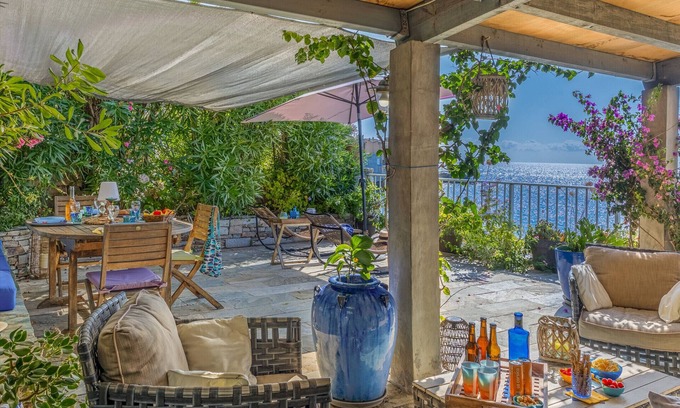 Erbalunga Chalet De Esquí | Casatta Ricci, house on the water with direct access to the sea