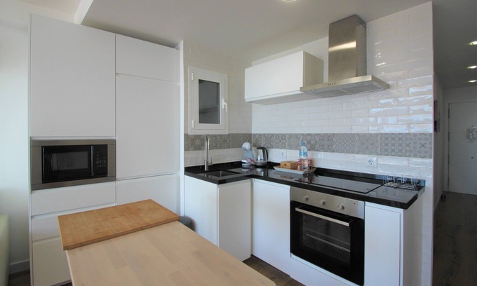 Vista Hermosa Apartamento | Precioso apartamento en el centro de Alicante, frente al mar y con una ubicación inmejorable.