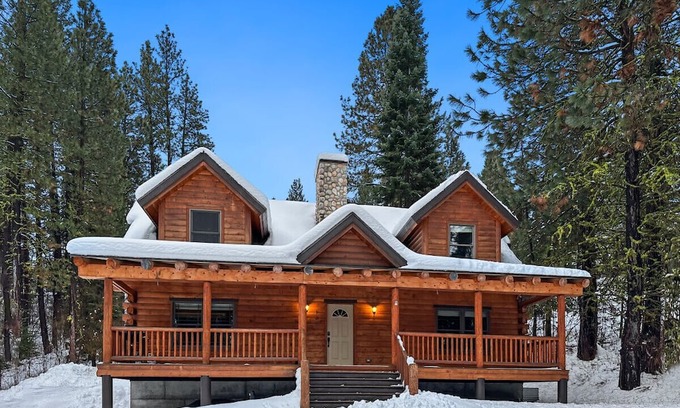 Cascade Cabina | Cascade Log Cabin. Walk to the Lake and Golf Course