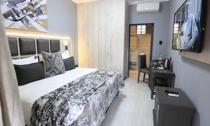Nelspruit Cabina | Cascades Guest Lodge and Apartments