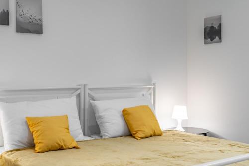 Villaggio Prealpino Apartamento | Cascina Conicchio - Metro Station - by Host4U