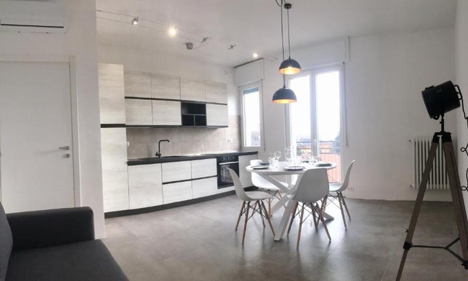 Cernusco sul Naviglio Apartamento | CaseOspitali - Casa Lumiere, bilocale panoramico e luminoso - piano 3 NO ascensore