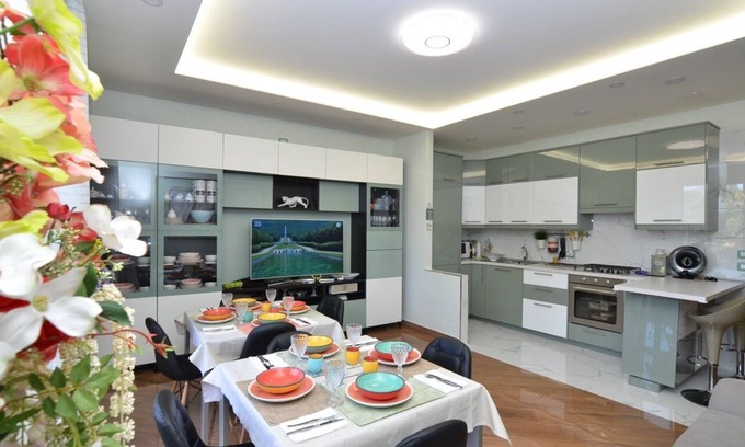 Centro Storico Apartamento | CASERTA DELUXE - EL ELEGANTE APARTAMENTO EN EL CENTRO DE CASERTA ACOGE A 5 PERSONAS