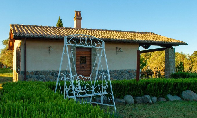 Montefiascone Casa | Casina Marco Polo. Depandace elegante, dos habitaciones más, con patio privado