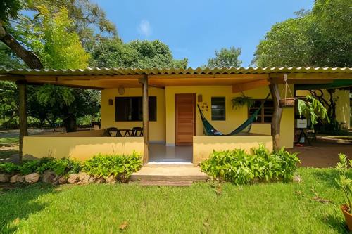Bonito Casa | Casinha Amarela - anexo ao Camping Pé na Jaca