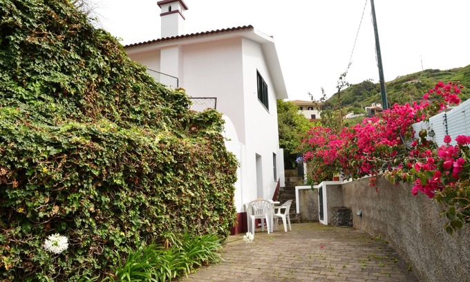 Porto da Cruz Casa | Casinha do Paiol in Madeira Island