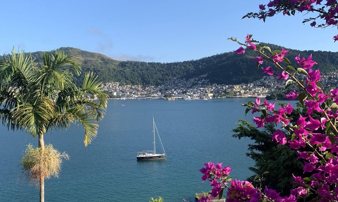Marinas Casa | Casinha Verde Accommodation 1 minute from the sea. Foot in the sand. Mind in the sky.