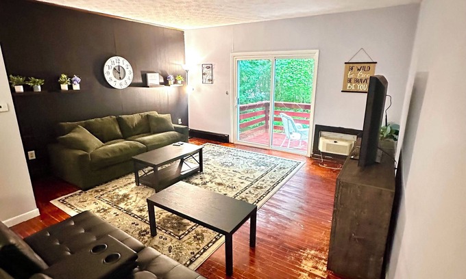 Montville Apartamento | Casino Getaway! 2M from Mohegan 8M from Foxwoods
