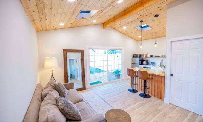 Lake Forest Casa | "Casita Amore" This unique place has a style all of it’s own.