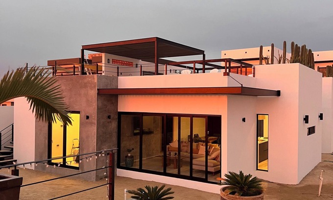 La Ventana Casa | Casita by the Sea Pool, Modern, private rooftop, king beds 2 minute to beach!