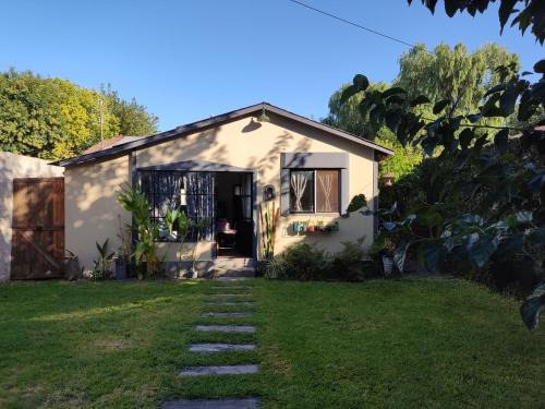 Tigre Casa | Casita Casa con parque, estacionamiento y pileta en Tigre