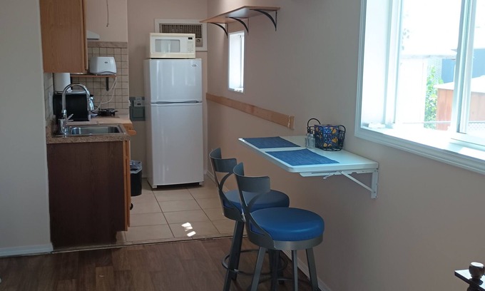 North Albuquerque Acres Apartamento | Casita Chiquita, a Charming studio in North East Albuquerque.