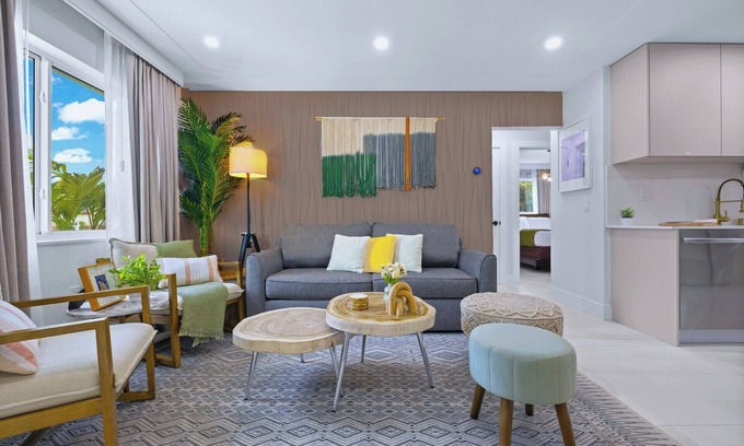 Coral Terrace Casa | Casita Coral: 5-Star Stay with King Bed, Hot Tub, Backyard Oasis, & Pet-Friendly