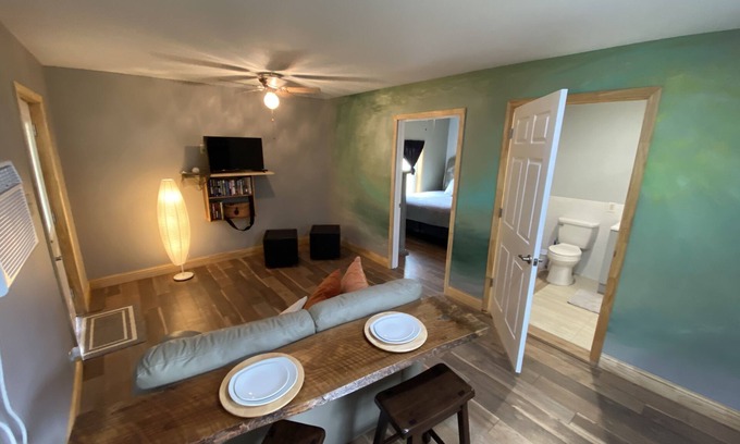 Hemphill Casa | Casita Crappie- downtown Hemphill, Texas