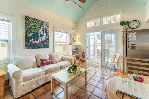 Uptown - Upper Duval Casa | Casita de Catherine by AvantStay 1 Block to Duval St w Hot Tub