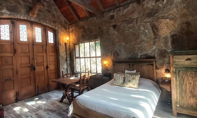 Villa del Dique Cama Y Desayuno | Casita de Piedra B&B