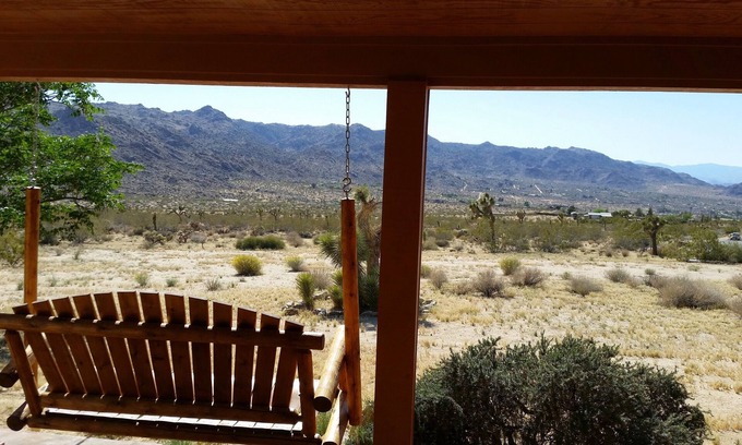 Joshua Tree Casa | Casita del Conejo. 1 minuto. a entrada oeste! Spa, estrellas, paisajes! Serenity espera!