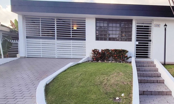 Caimito Apartamento | Casita Encanto 2 bd 1 bth centric apt w/ 1 car garage 10 mins to airport/beaches