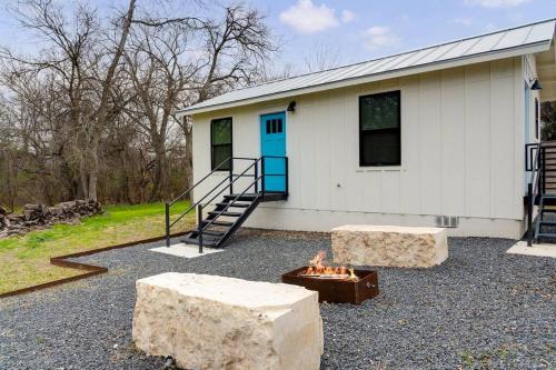 Fredericksburg Casa | Casita Fulton - Fire Pit & Close to Main St